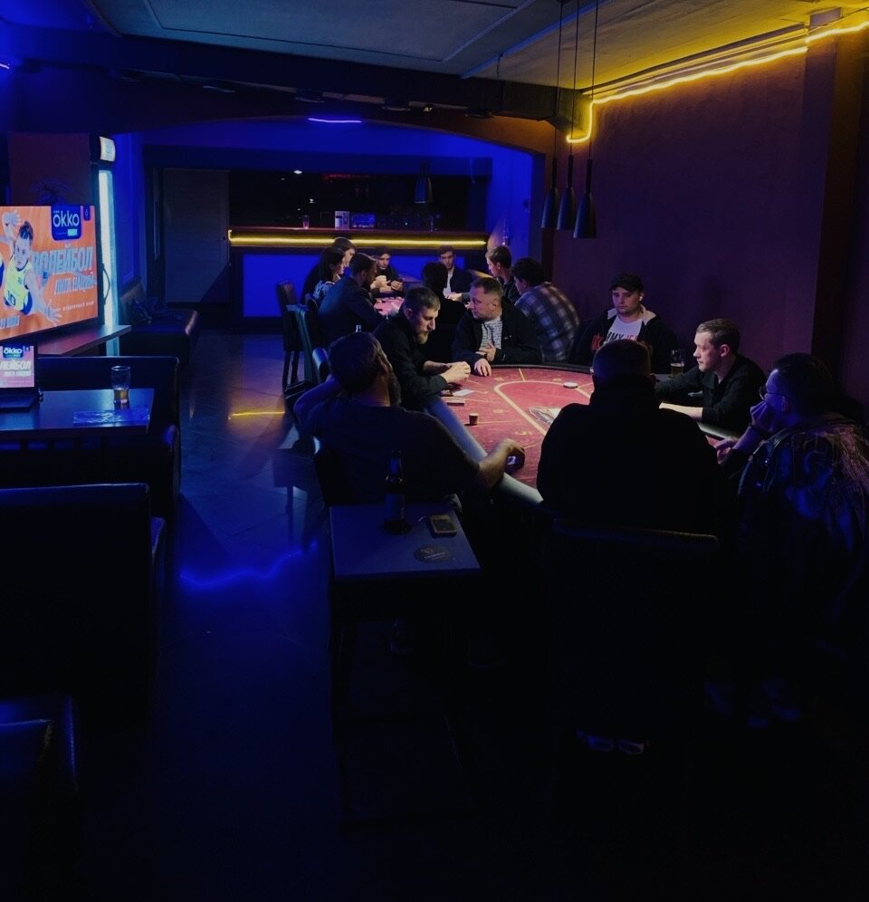 BLUFF CLUB